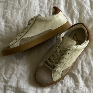 Women’s Sam Edelman Josi Sneakers- never been worn!